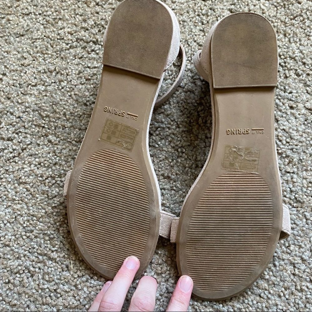 Call it spring creme sandal, size 6 - Picture 6 of 7